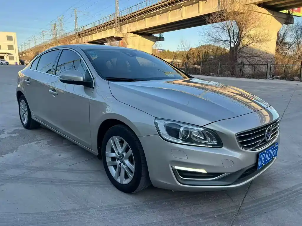 Volvo S60 2017 — фото 3