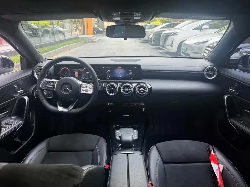 Mercedes-Benz A-Class 2023 — фото 8