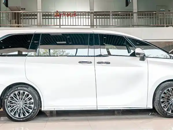 Lexus LM 2023