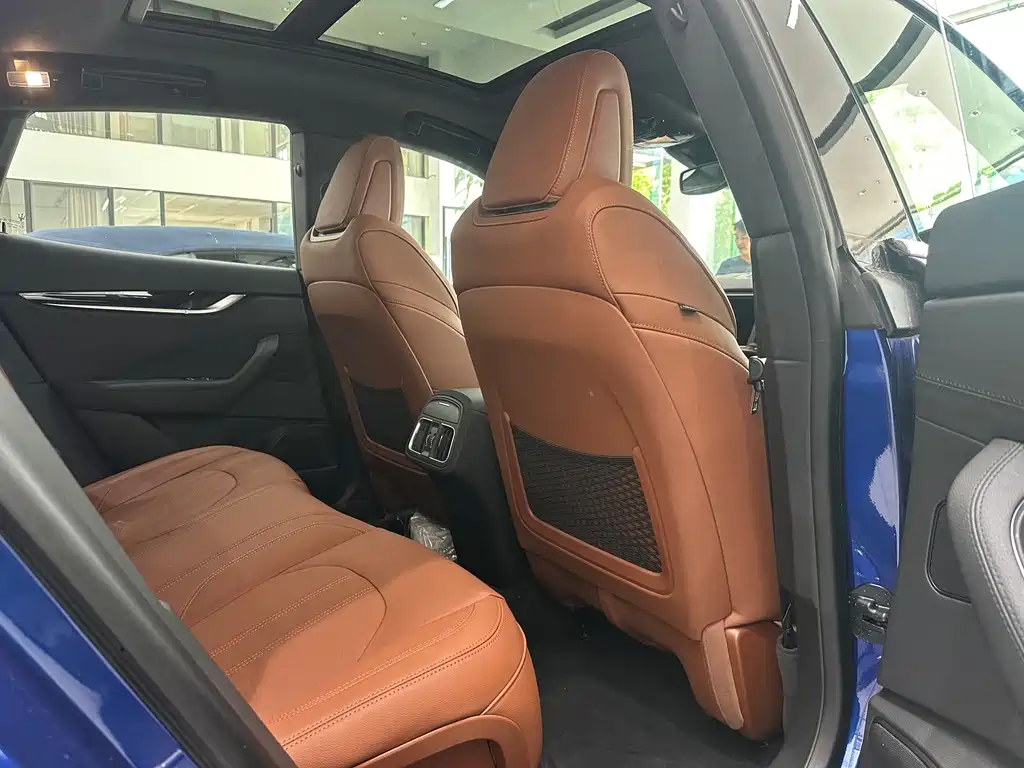 Maserati Levante — фото 12