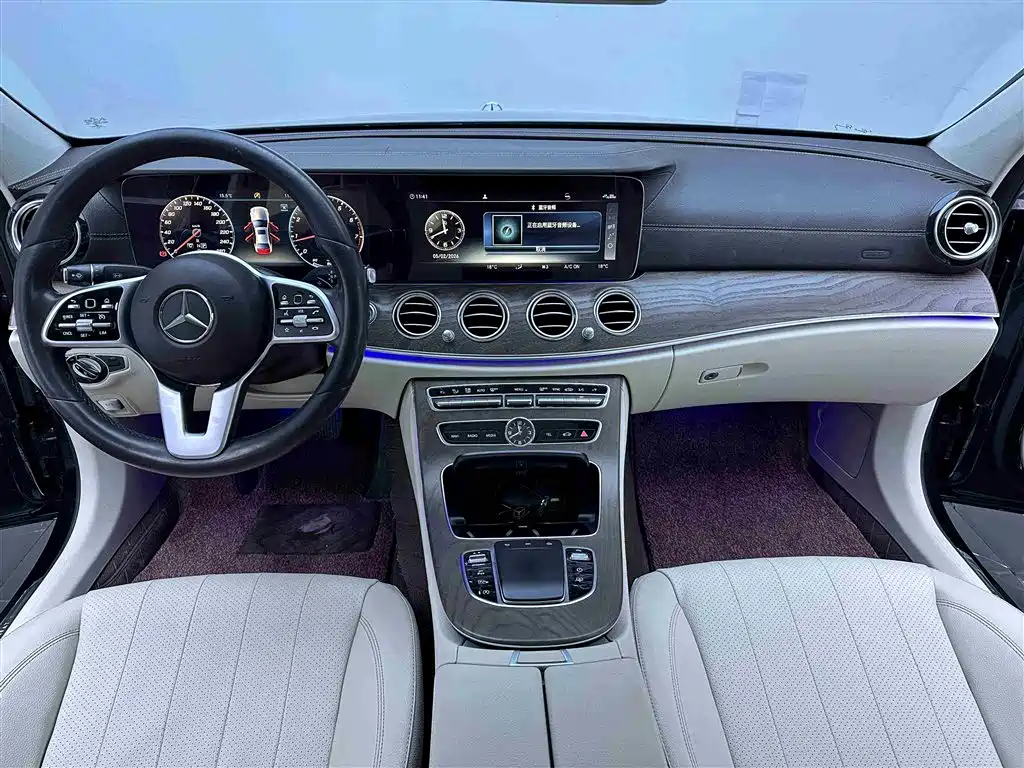 Mercedes-Benz E-Class 2019 — фото 12