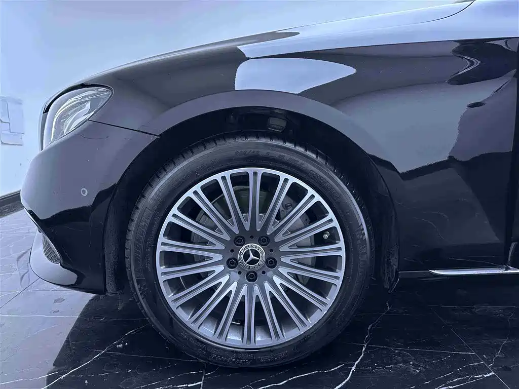 Mercedes-Benz E-Class 2019 — фото 18