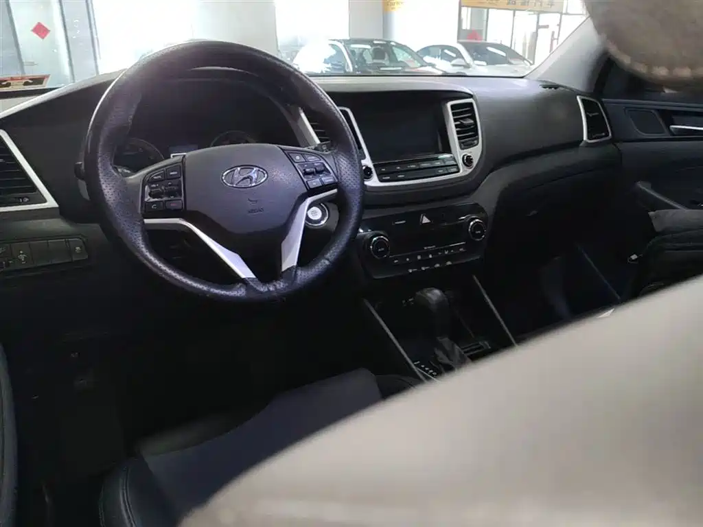 Hyundai Tucson 2016 — фото 10