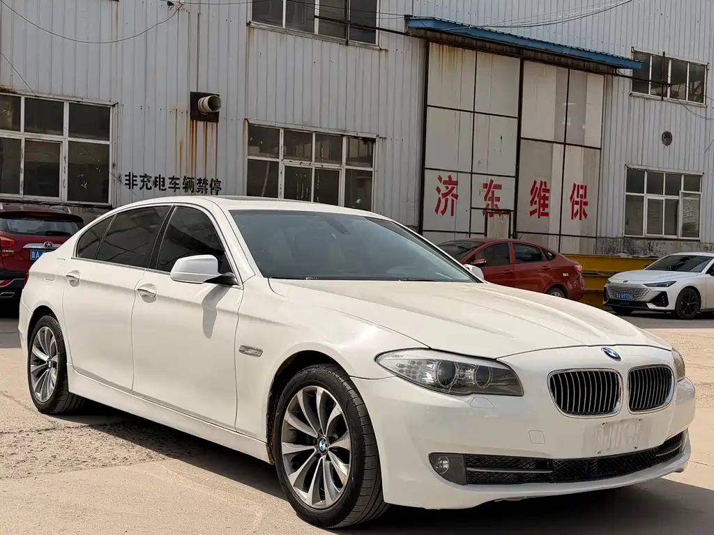 BMW 5 Series 2012 — фото 3