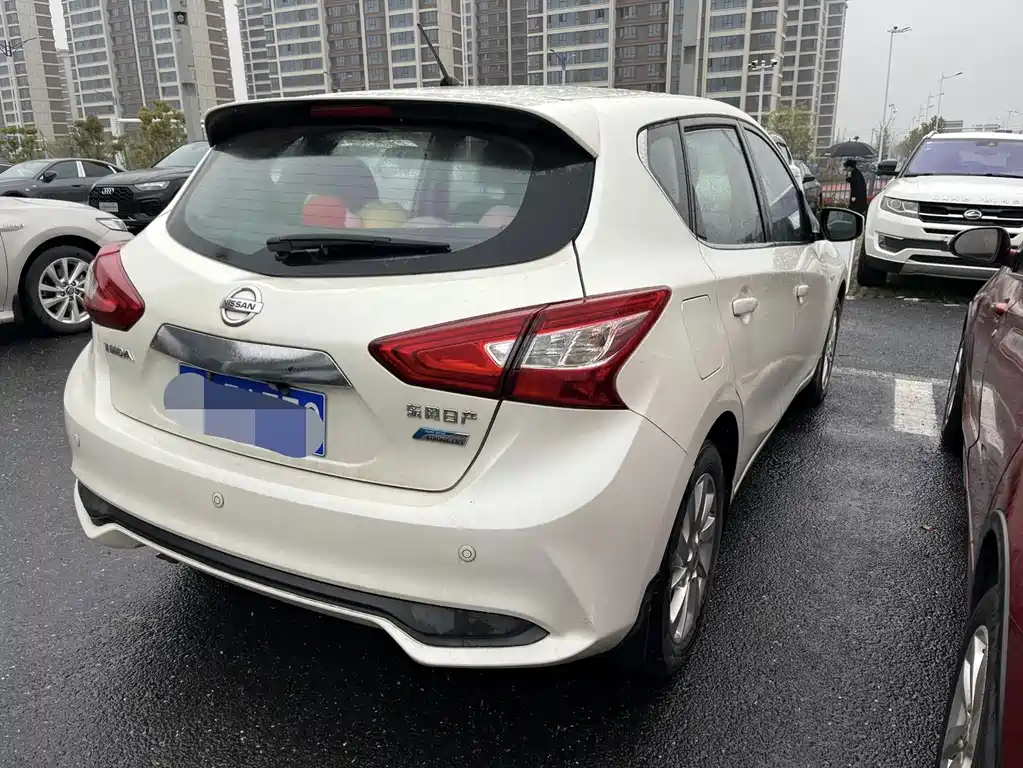 Nissan Tiida 2017 — фото 2