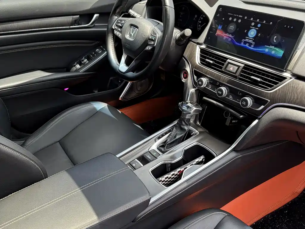 Honda Accord 2022 — фото 10