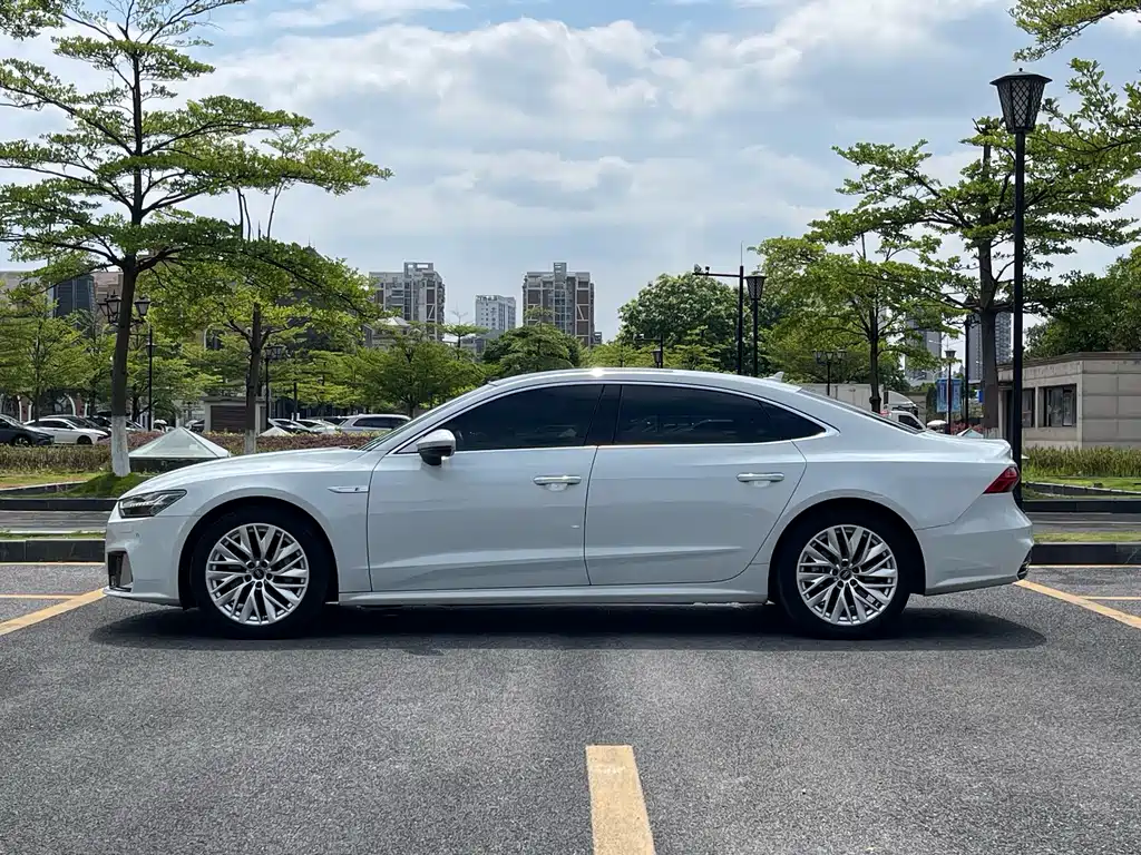 Audi A7L 2023 — фото 7