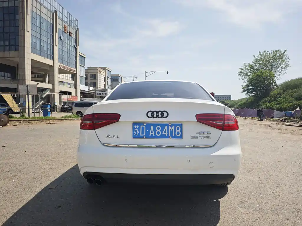 Audi A4L 2015 — фото 18
