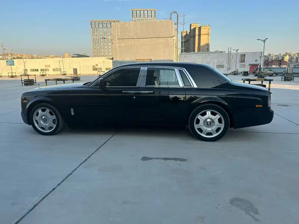 Rolls-Royce Phantom 2013 — фото 27