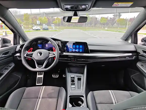 Volkswagen Golf 2023