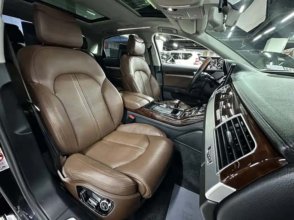 Audi A8 2014 — фото 8