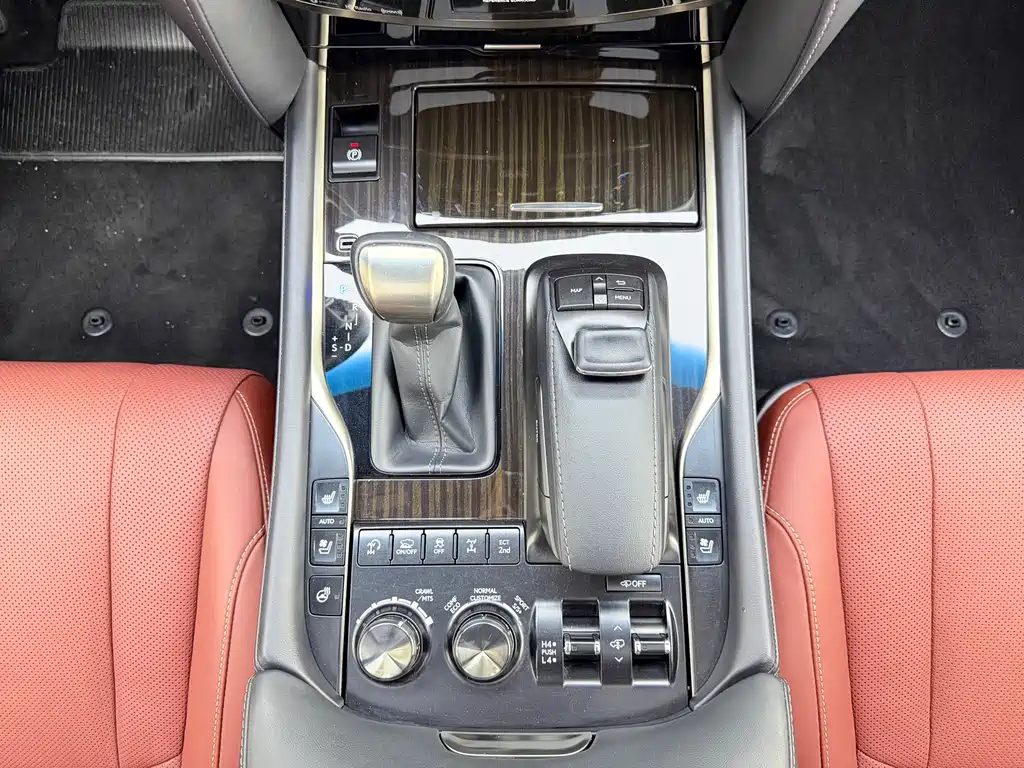 Lexus LX 2020 — фото 15