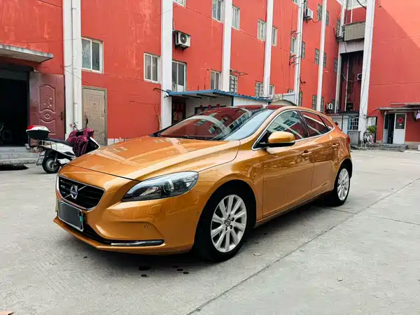 Volvo V40 2013