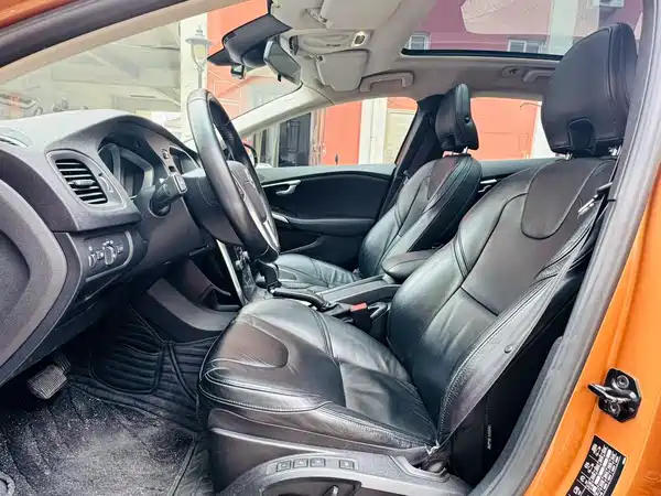 Volvo V40 2013