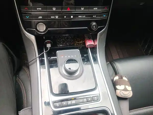 Jaguar XEL 2019