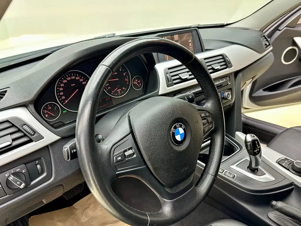BMW 3 Series 2013 — фото 16
