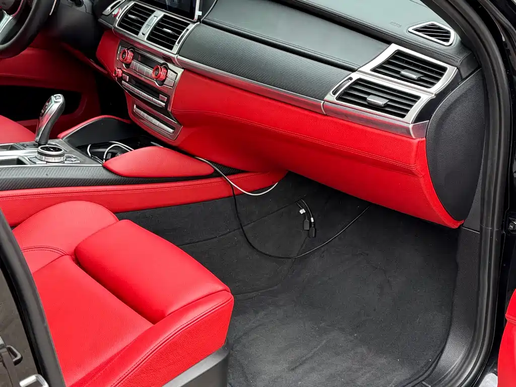 BMW X6 M 2013 — фото 19