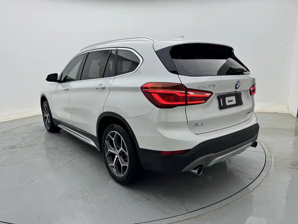 BMW X1 2019 — фото 8