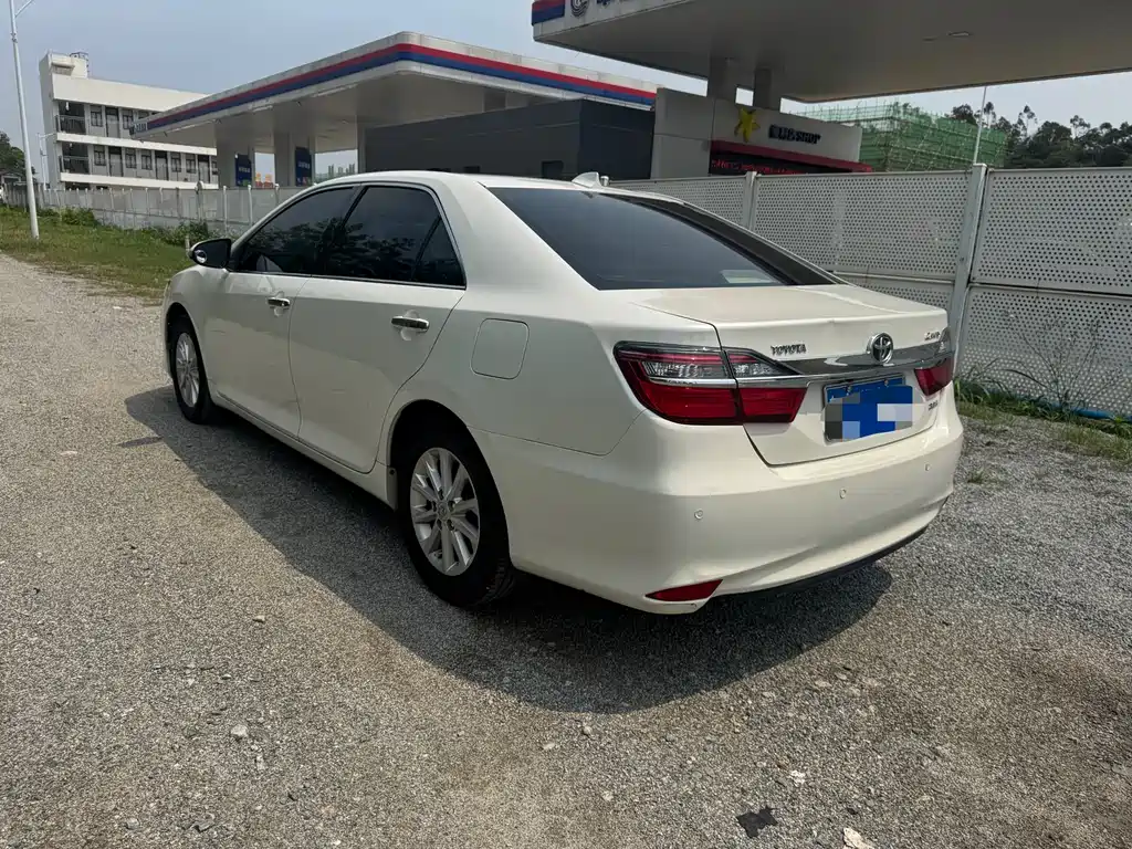 Toyota Camry 2016 — фото 5