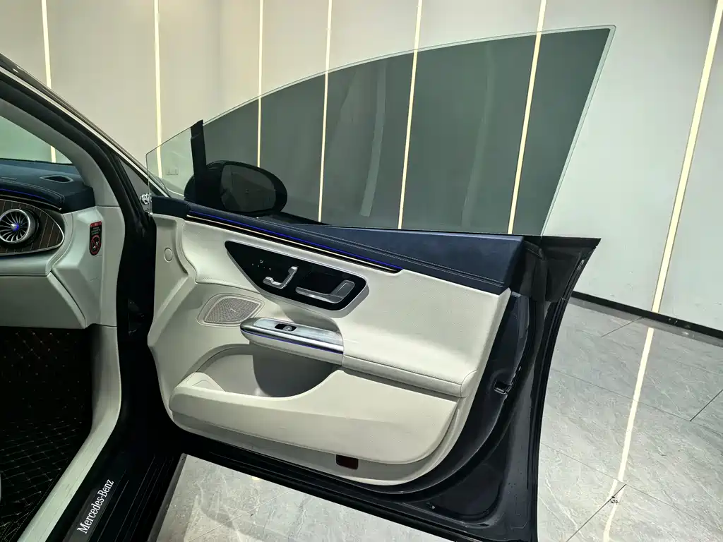 Mercedes-Benz EQE 2025 — фото 12
