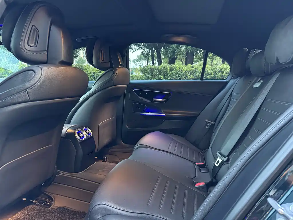 Mercedes-Benz C-Class 2023 — фото 8
