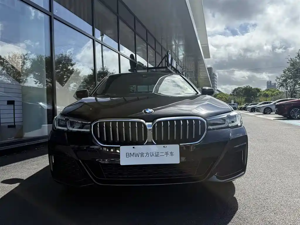 BMW 5 Series 2022 — фото 1