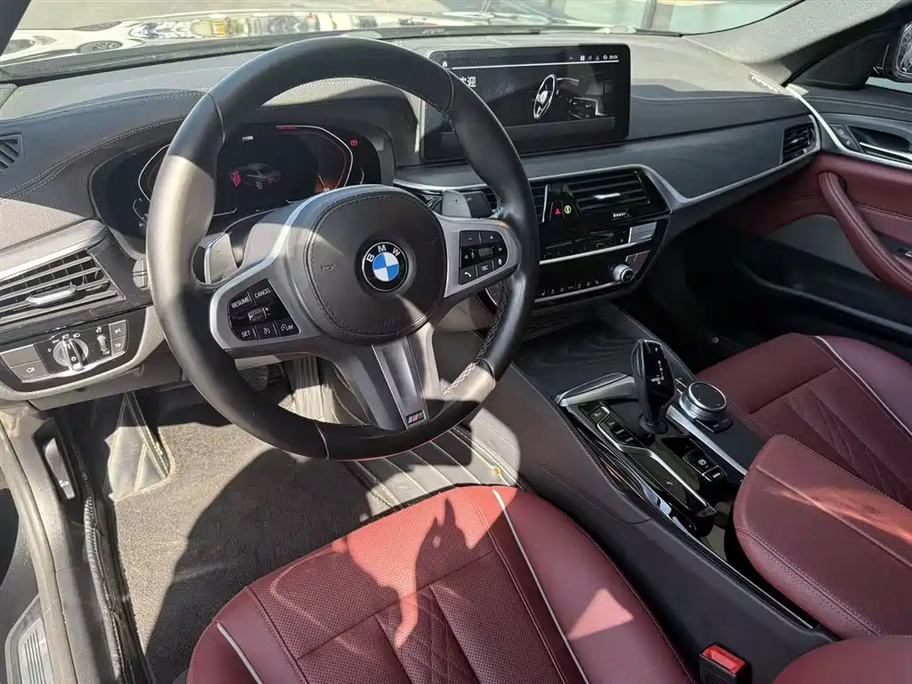 BMW 5 Series 2022 — фото 12