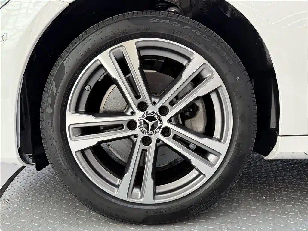 Mercedes-Benz E-Class 2022 — фото 22