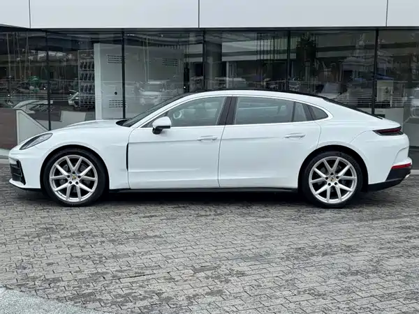 Porsche Panamera 2024