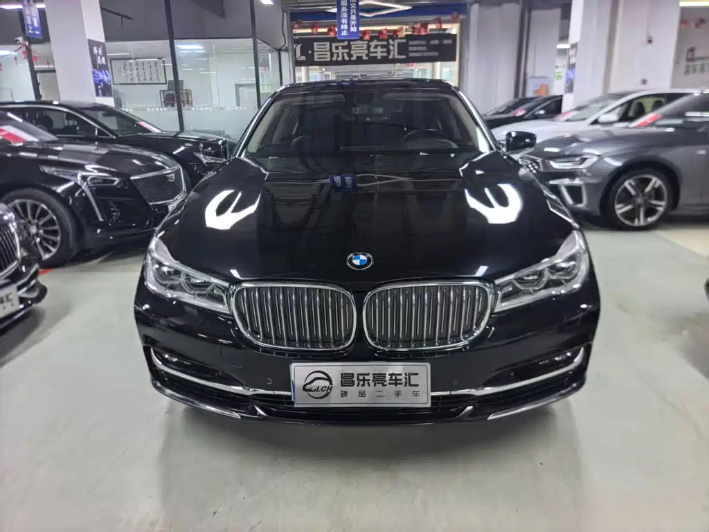 BMW 7 Series 2017 — фото 1