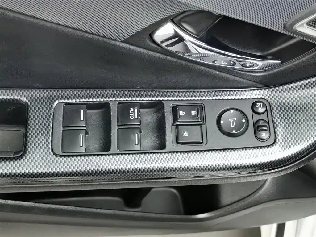 Honda Spirior 2015 — фото 9