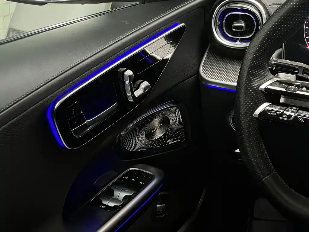 Mercedes-Benz C-Class 2023 — фото 10