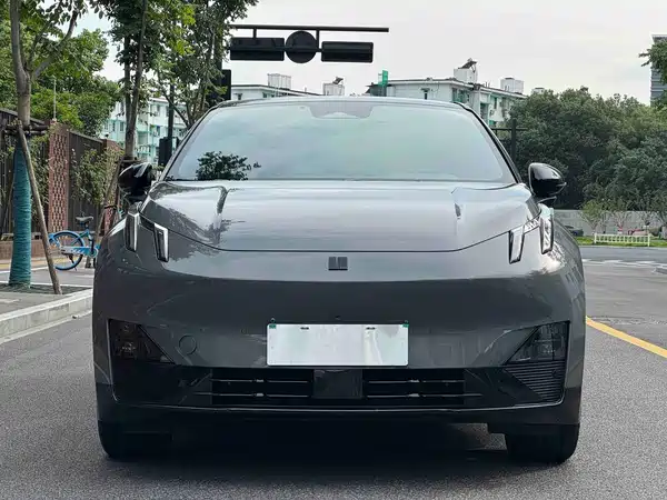Lynk & Co Z20 2025