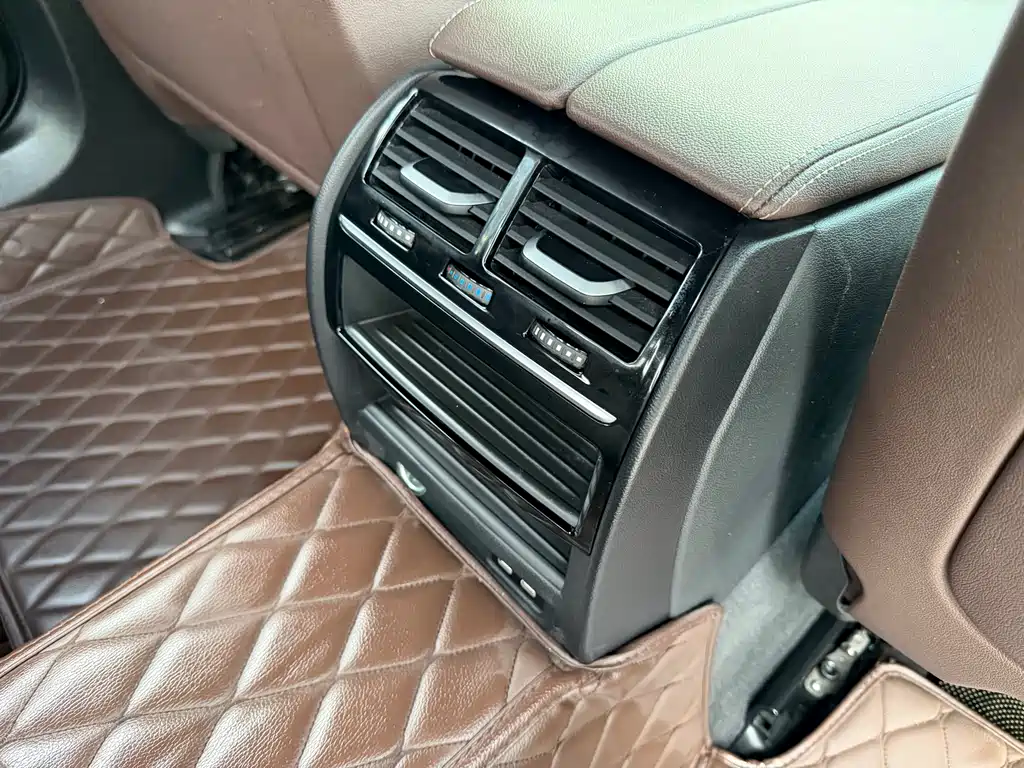 BMW 5 Series 2023 — фото 13