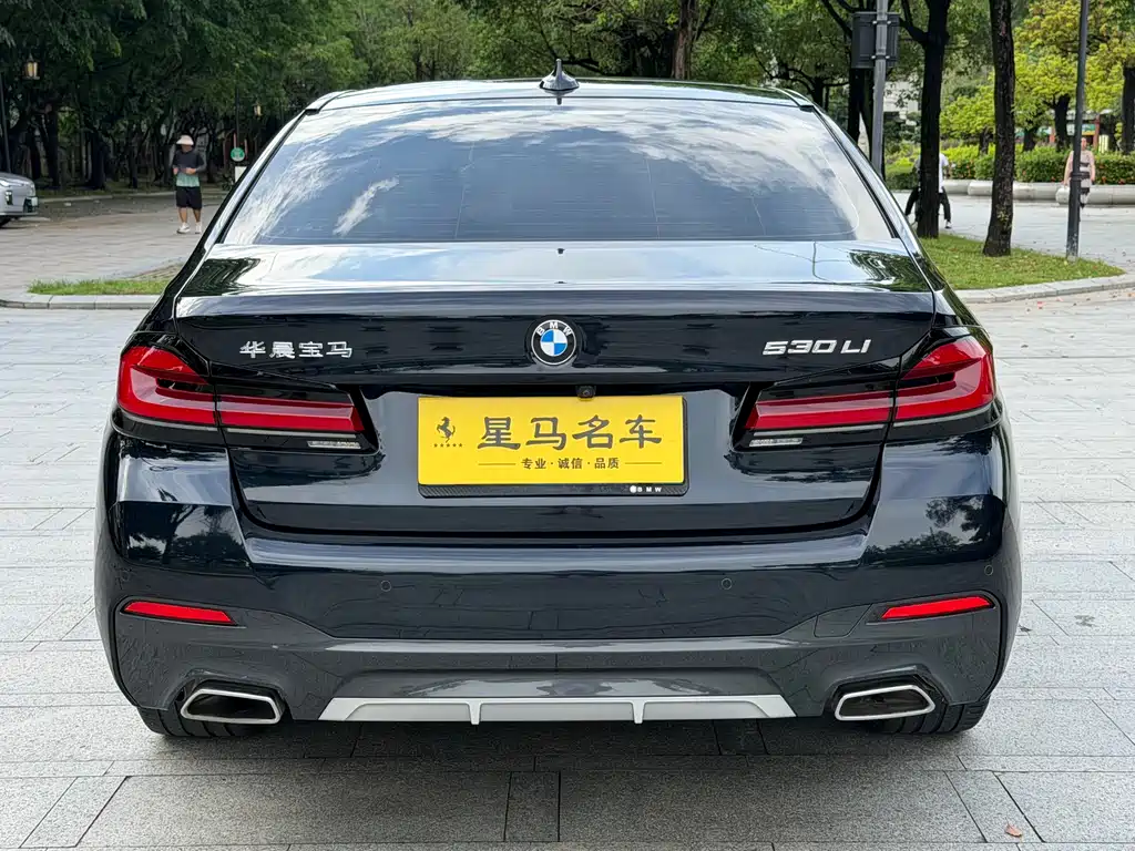 BMW 5 Series 2023 — фото 15
