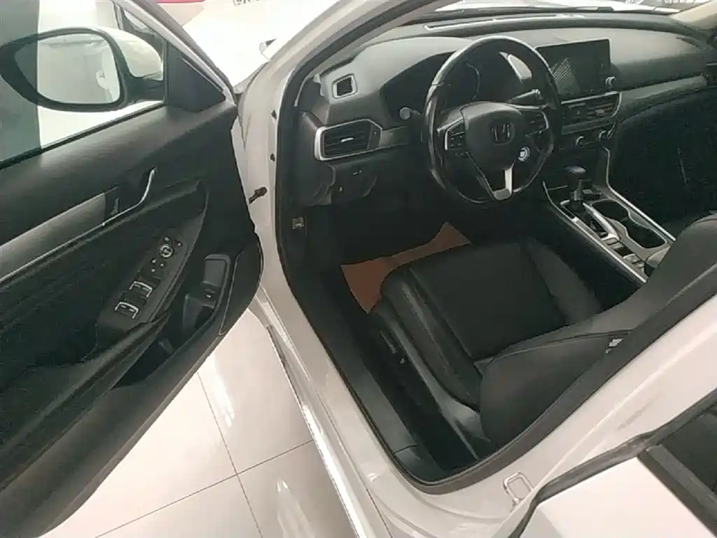 Honda Accord 2020 — фото 16