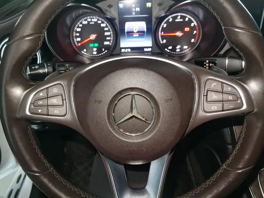 Mercedes-Benz GLC 2017 — фото 15