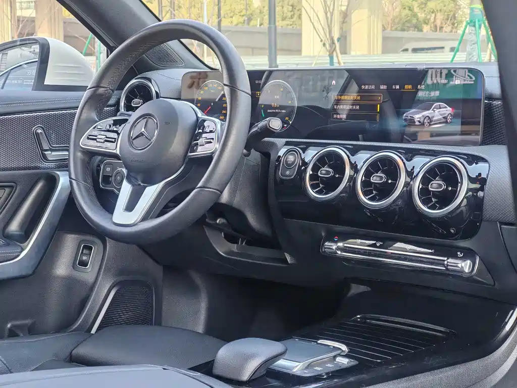Mercedes-Benz A-Class 2021 — фото 19