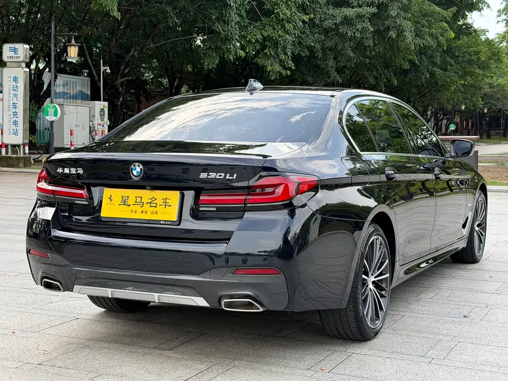 BMW 5 Series 2023 — фото 14