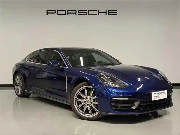Porsche Panamera 2023