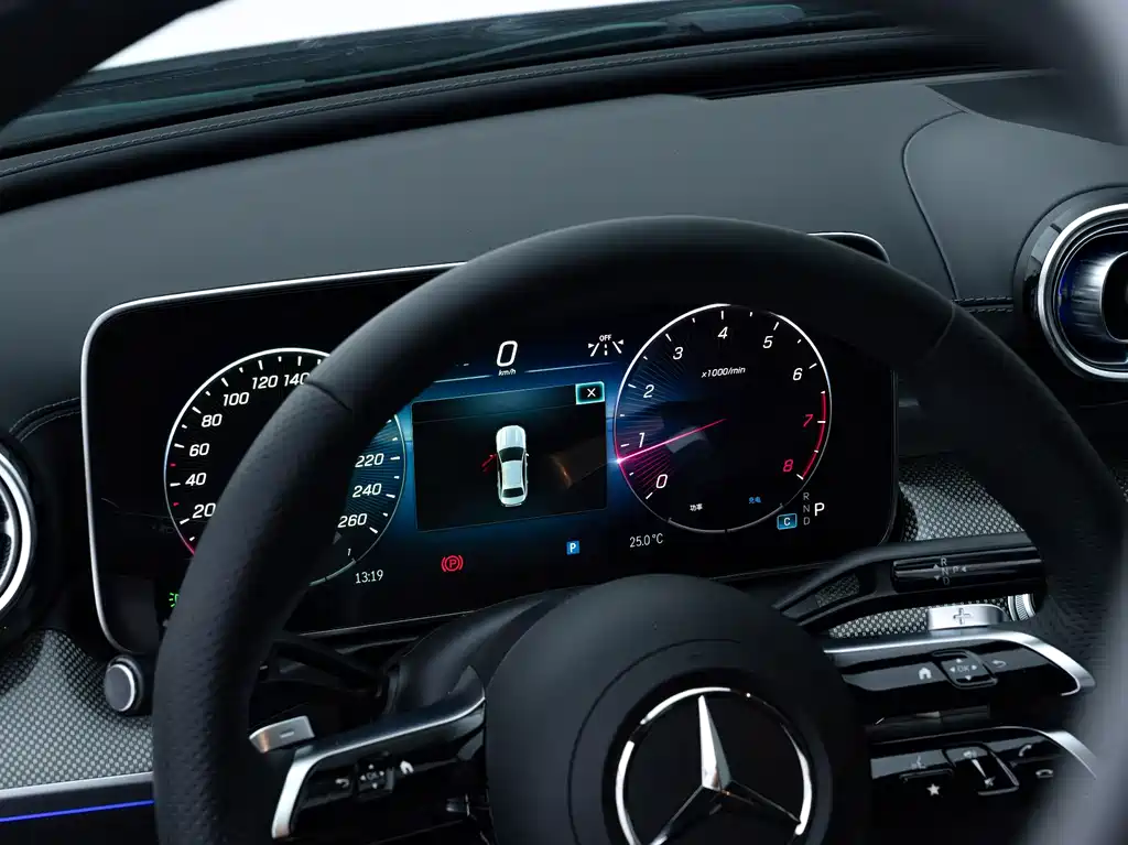 Mercedes-Benz C-Class 2023 — фото 16
