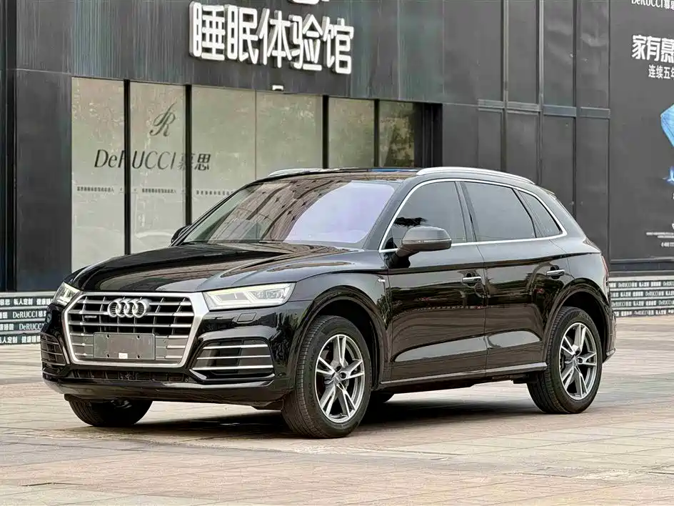 Audi Q5L 2019 — фото 1