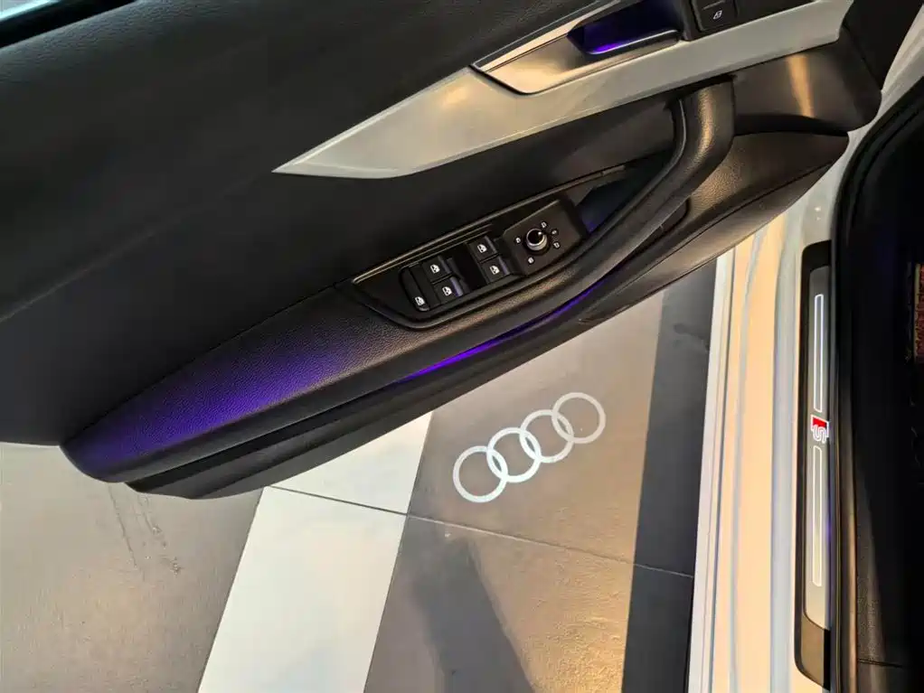 Audi A4L 2022 — фото 13