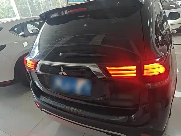 Mitsubishi Outlander 2020