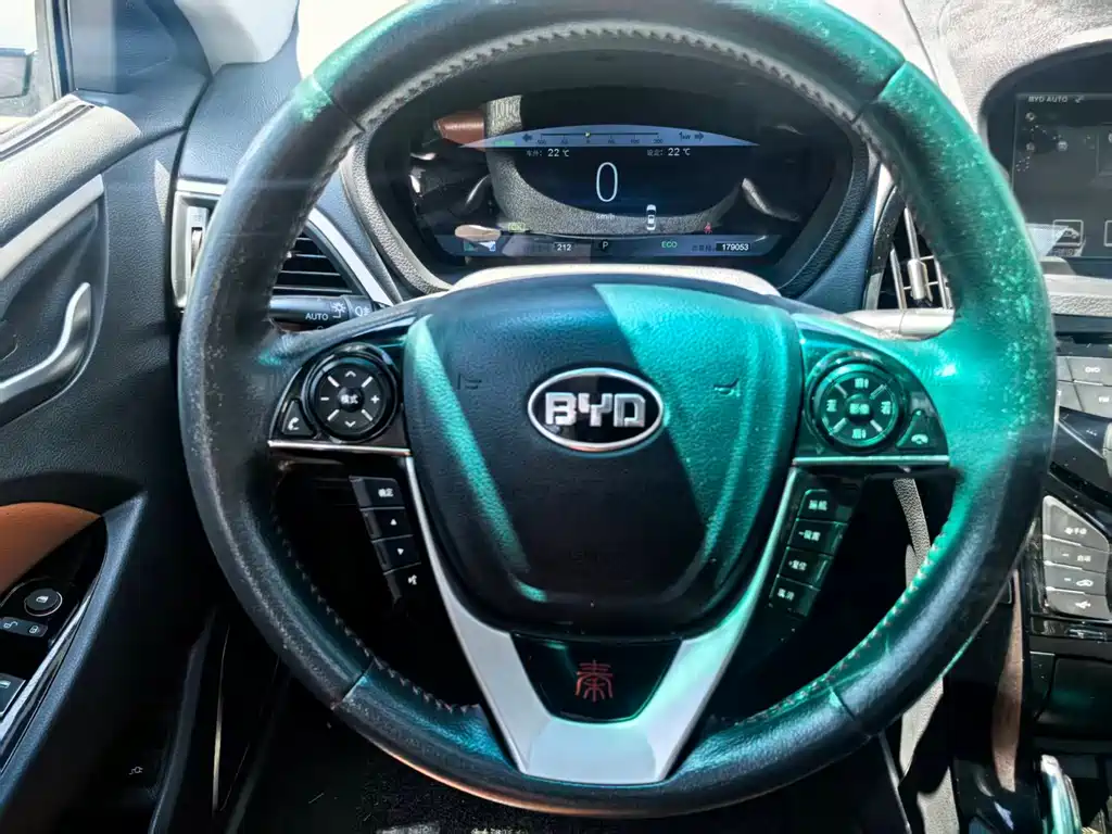 BYD Qin NEV 2016 — фото 21