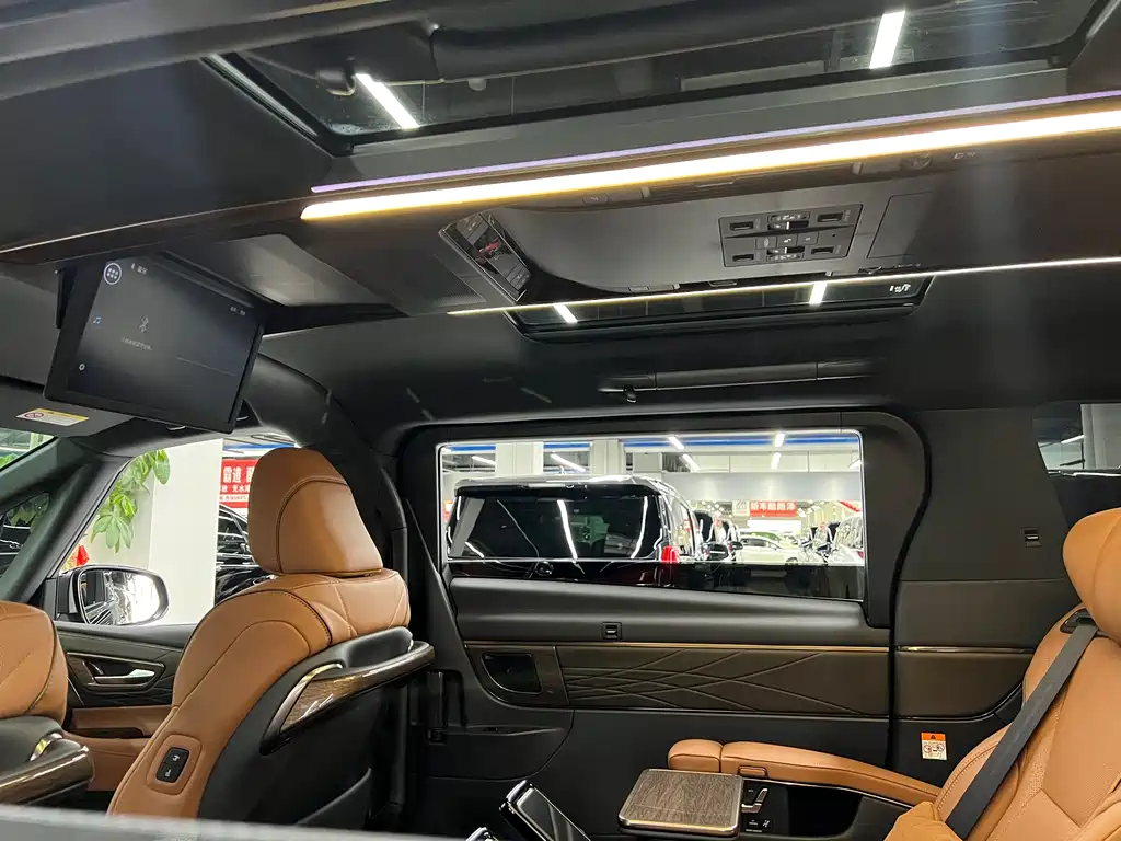 Toyota Vellfire 2025 — фото 10