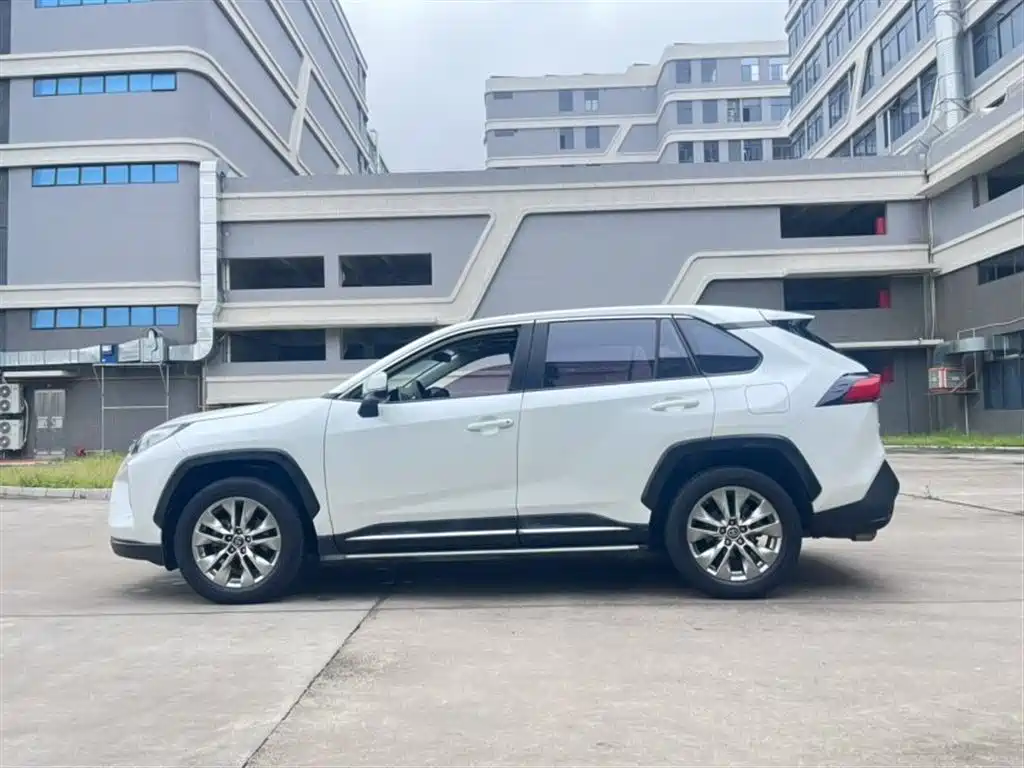 Toyota Wildlander 2021 — фото 3
