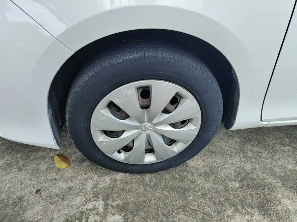 Toyota Yaris L 2019 — фото 23