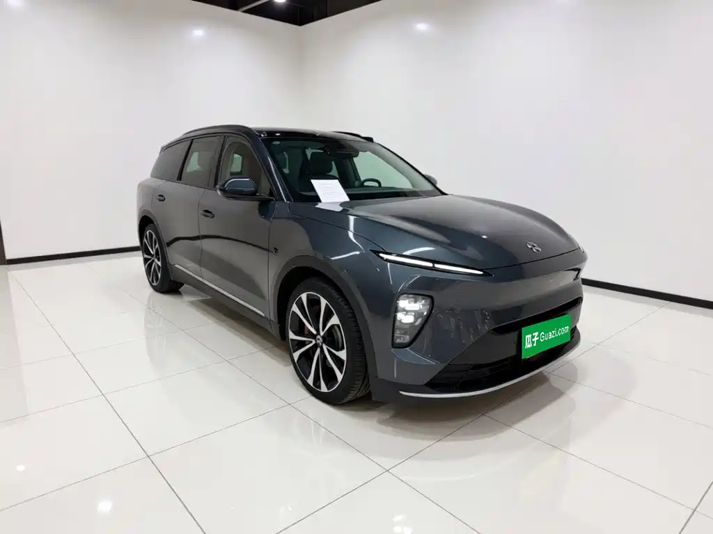 NIO ES8 2023