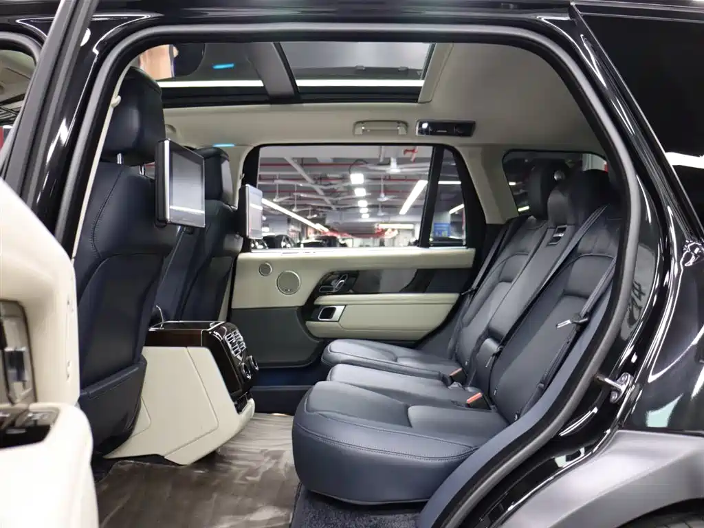 Land Rover Range Rover 2021 — фото 22